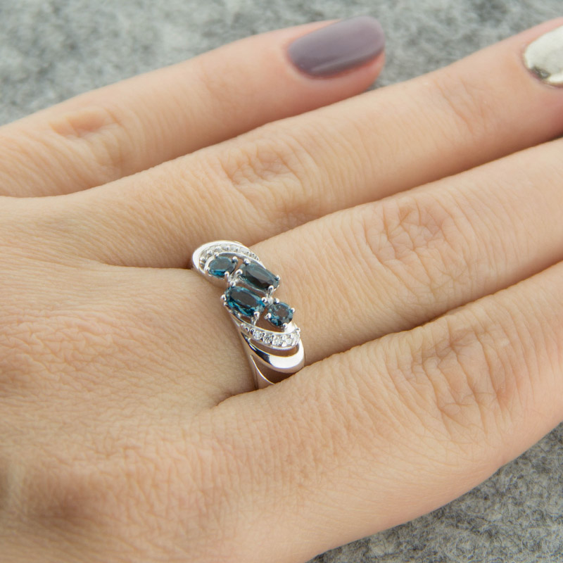 Серебряное кольцо Sokolov со вставками из полудрагоценных камней (топаз и фианит) ДИ92011218, размеры от  до 19.5