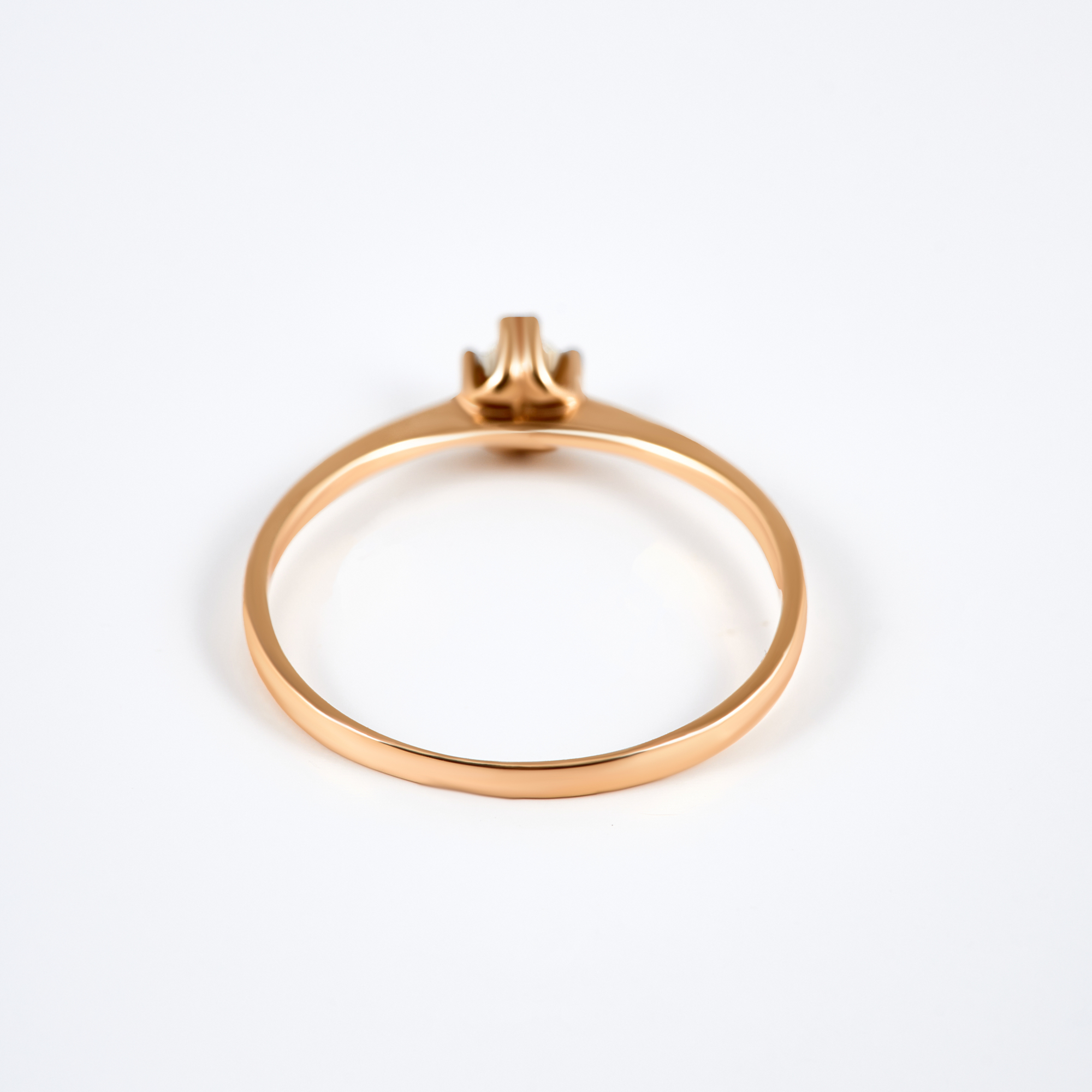 Золотое кольцо Ювелирные традиции из красного золота 585 пробы со вставками из драгоценных камней (бриллиант) ЮИК112-1270, размеры от 16 до 18.5