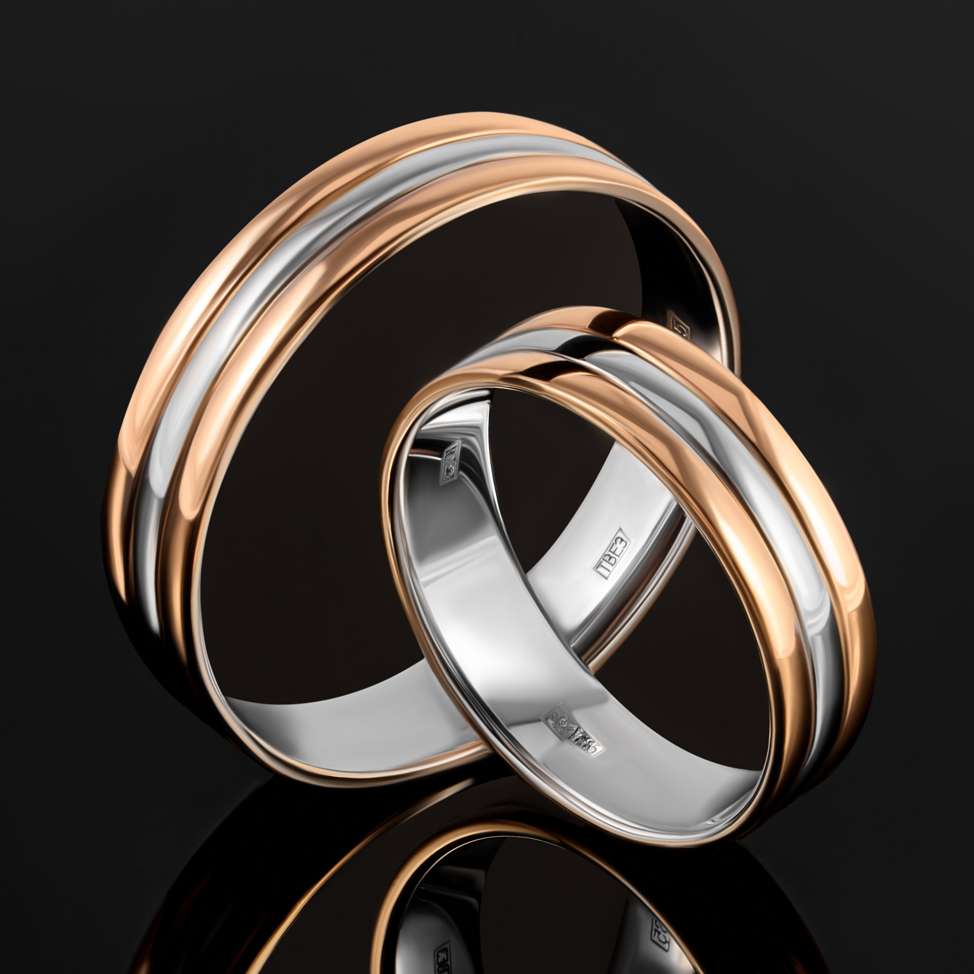 Золотое кольцо обручальное Sokolov из красного золота 585 пробы ДИ110204, размеры от 15.5 до 22