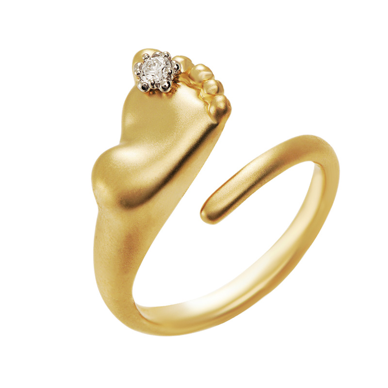 Золотое кольцо Адриа из желтого золота 585 пробы со вставками из драгоценных камней (бриллиант) ИА10780, размеры от 16 до 18.5
