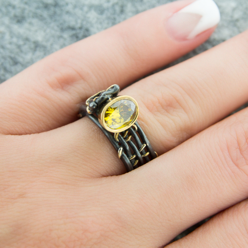 Серебряное кольцо Plata   со вставками (сваровски) ПВР-0150Бжл, размеры от 16.75 до 17