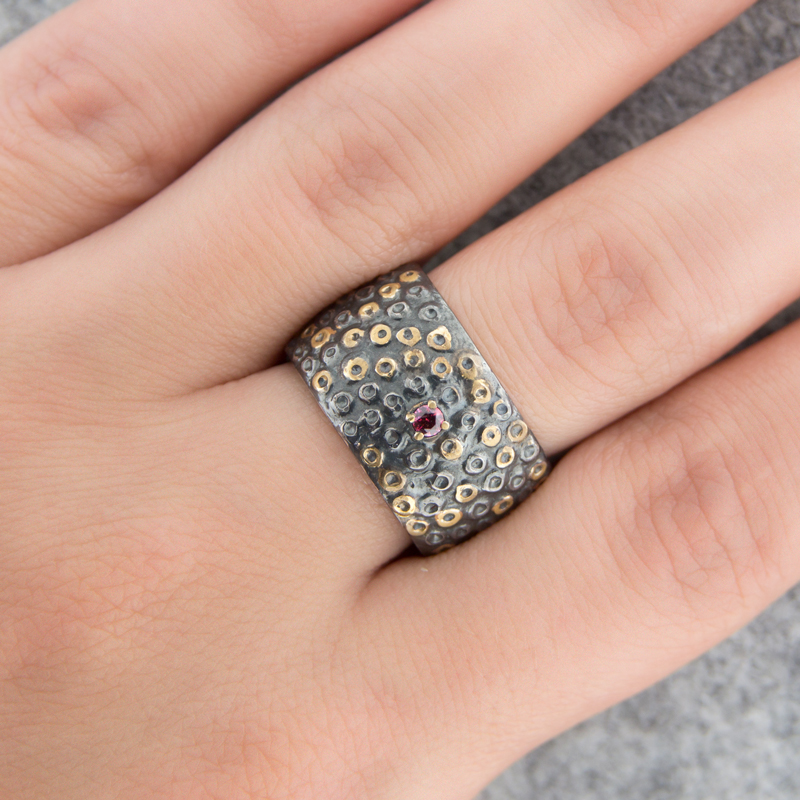 Серебряное кольцо Plata   со вставками (сваровски) ПВР0169Брз, размеры от 18.25 до 18.25