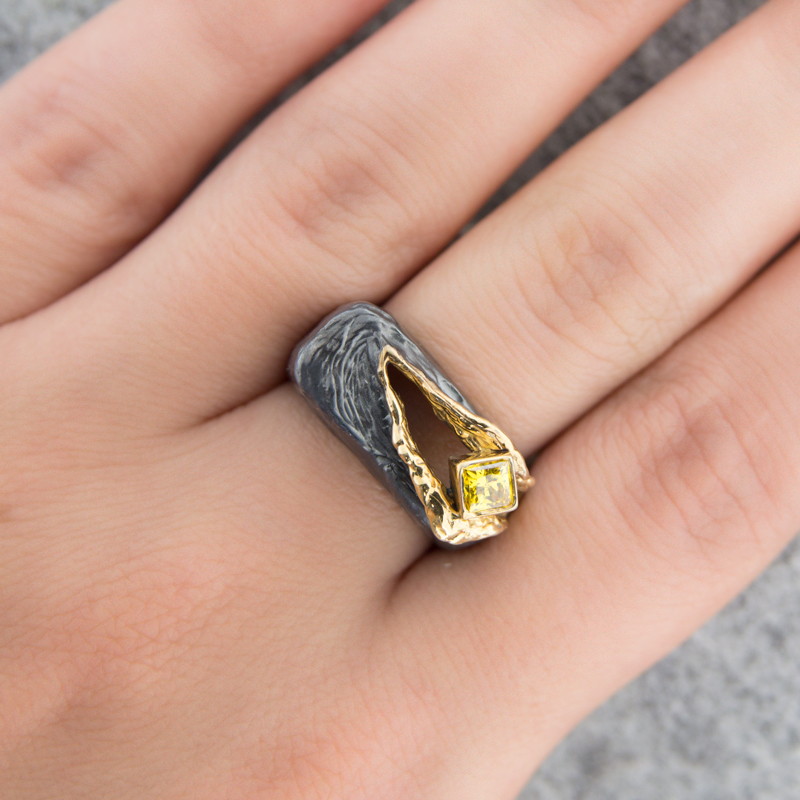 Серебряное кольцо Plata   со вставками (сваровски) ПВР-0134Бжл, размеры от 17.5 до 17.5