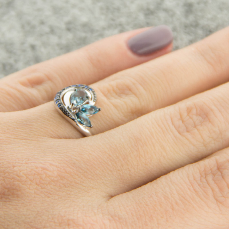 Серебряное кольцо Sokolov со вставками из полудрагоценных камней (фианит, наноситал и топаз) ДИ92011290, размеры от  до 19.5