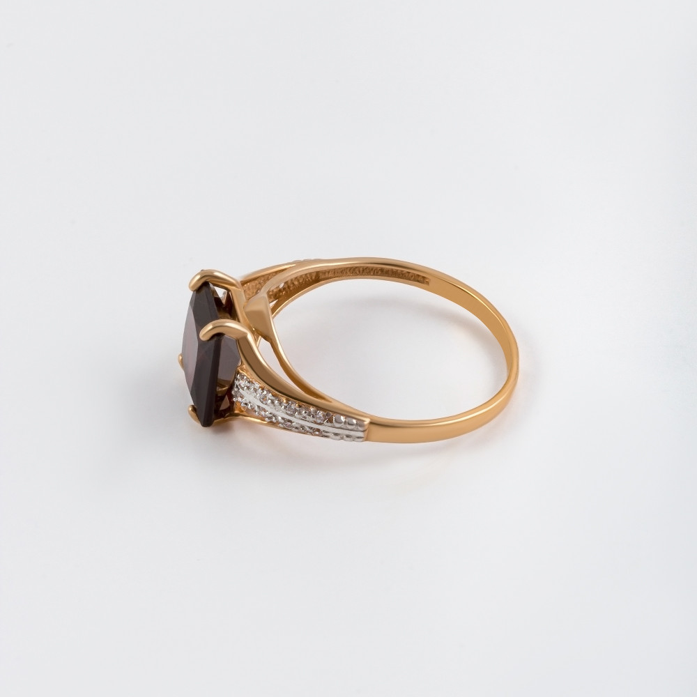Золотое кольцо Дельта (delta) из красного золота 585 пробы со вставками из полудрагоценных камней (гранат и фианит) ДП311123, размеры от 17 до 18.5