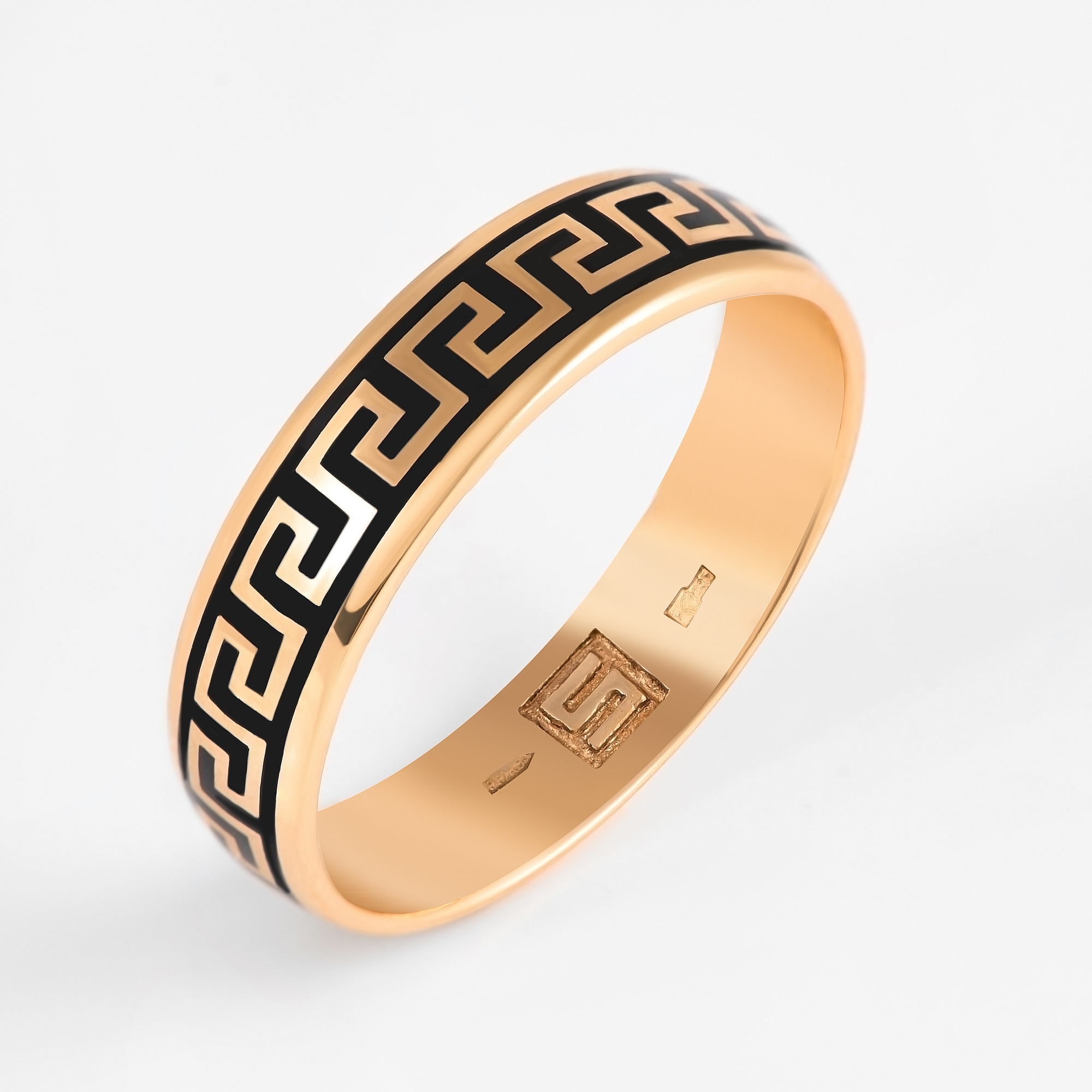 Обручальное кольцо из красного золота с эмалью