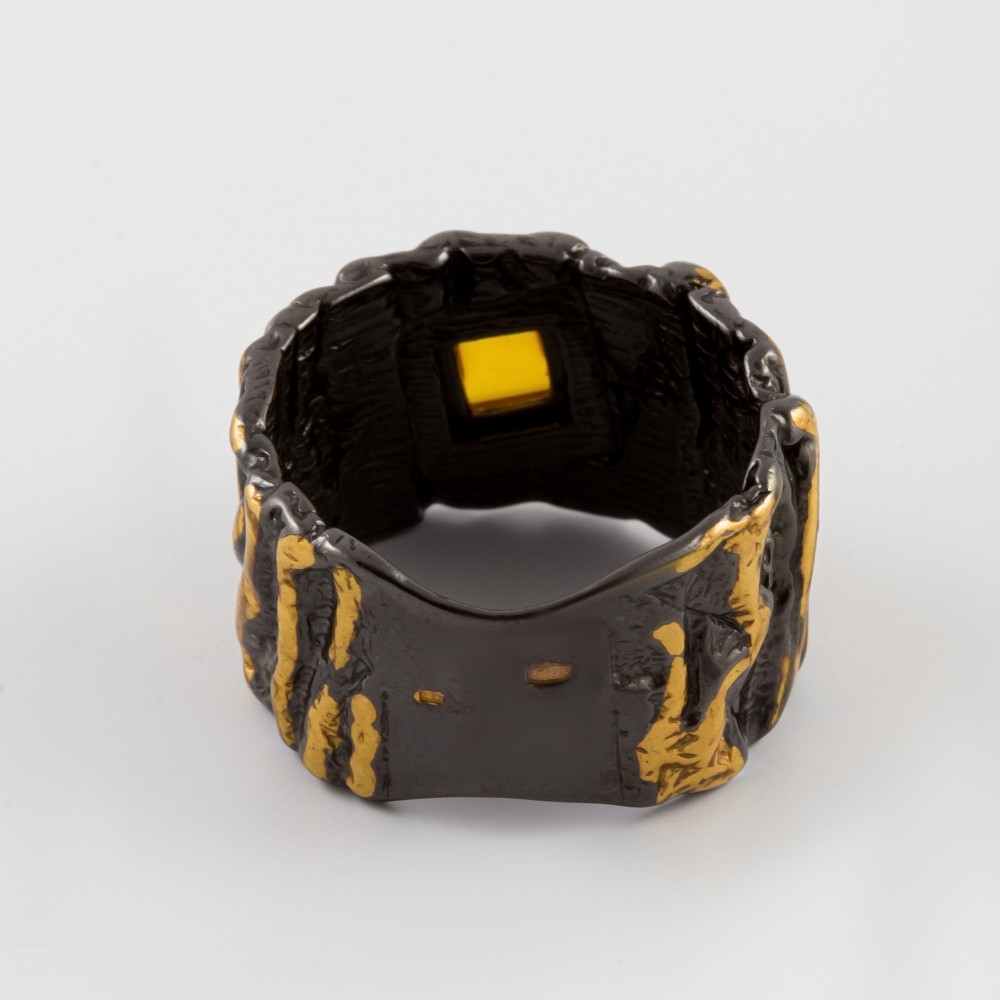 Серебряное кольцо Балтийское золото со вставками из полудрагоценных камней () ЯН71131067, размеры от 16.5 до 19.5