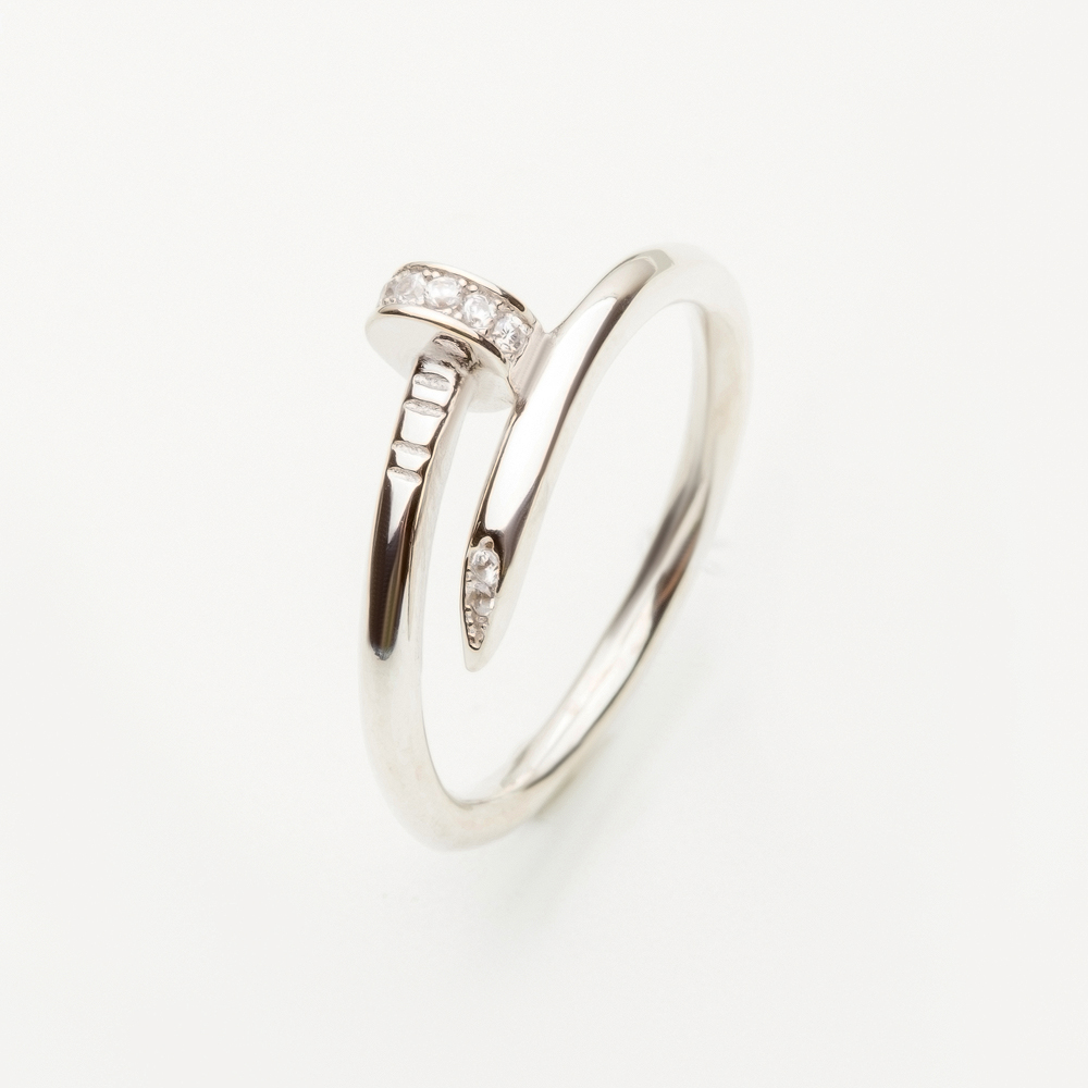 Серебряное кольцо Випголд  со вставками (фианит) ВПК30, размеры от 16 до 18.5
