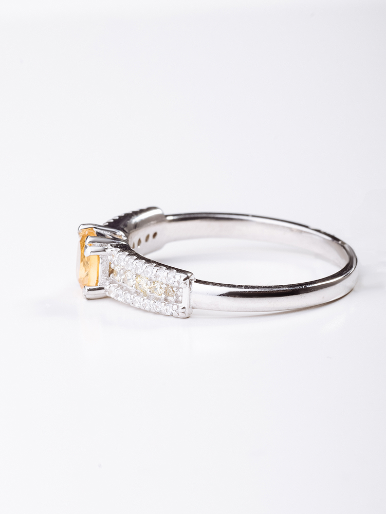 Серебряное кольцо Серебряные крылья со вставками из полудрагоценных камней (цитрин и фианит) СЫ21КНУС1879155цт, размеры от 16 до 18