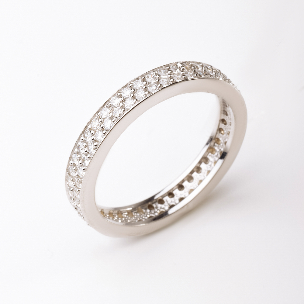 Серебряное кольцо с дорожкой фианитов по кругу