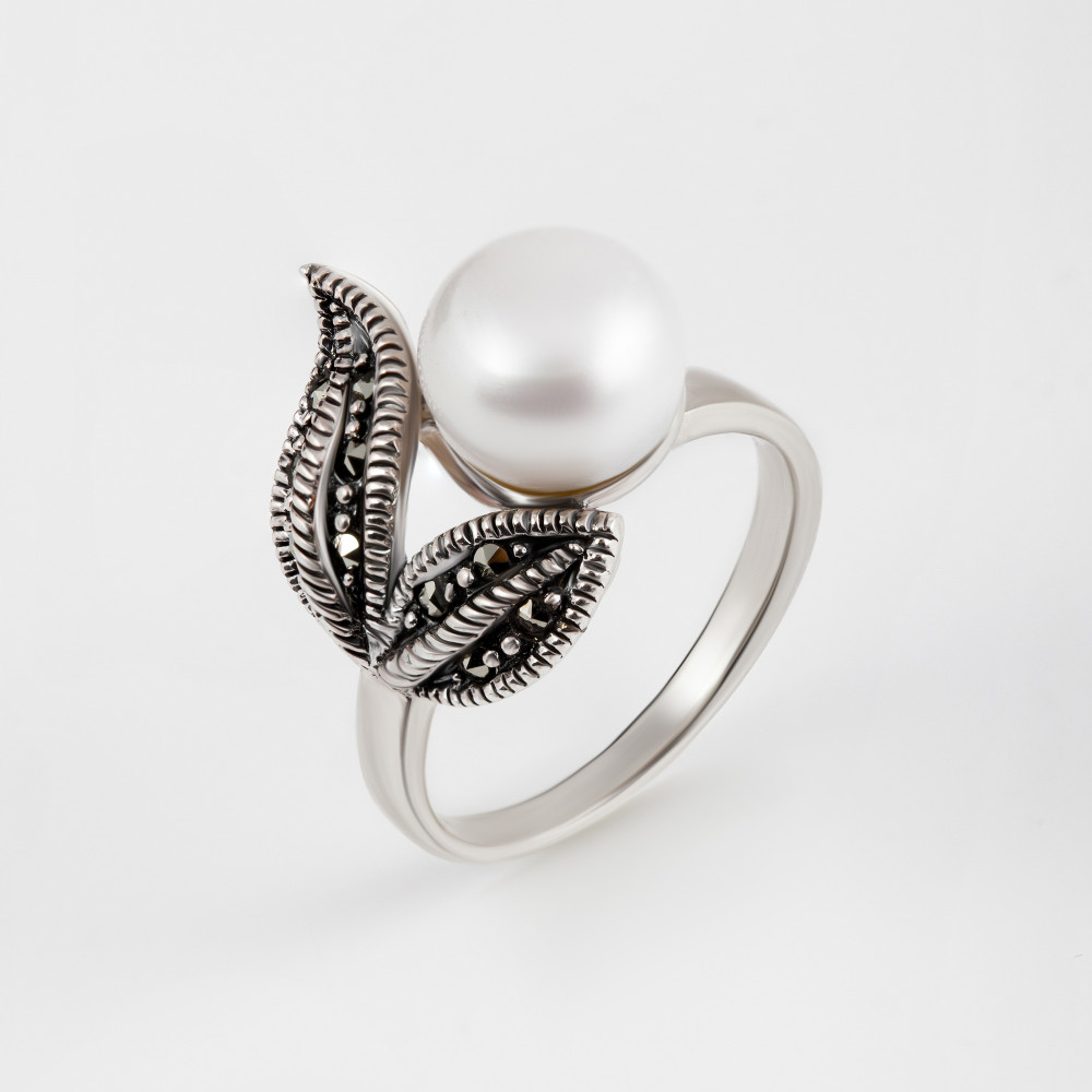Серебряное кольцо с жемчугом и марказитами