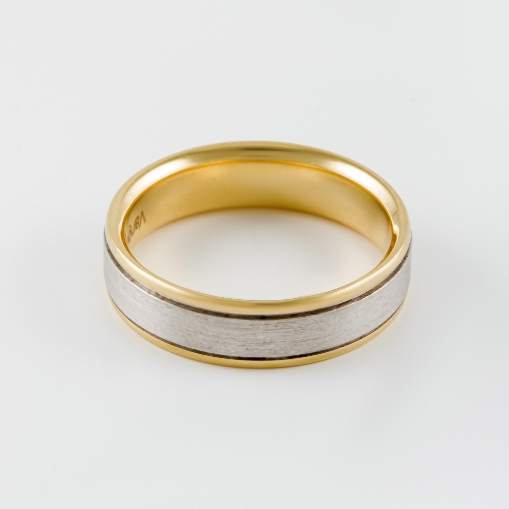 Золотое кольцо обручальное Vangold из белого и желтого золота 585 пробы и из желтого золота 585 пробы  со вставками (фианит) ЛД0211210000254, размеры от 15 до 22.5
