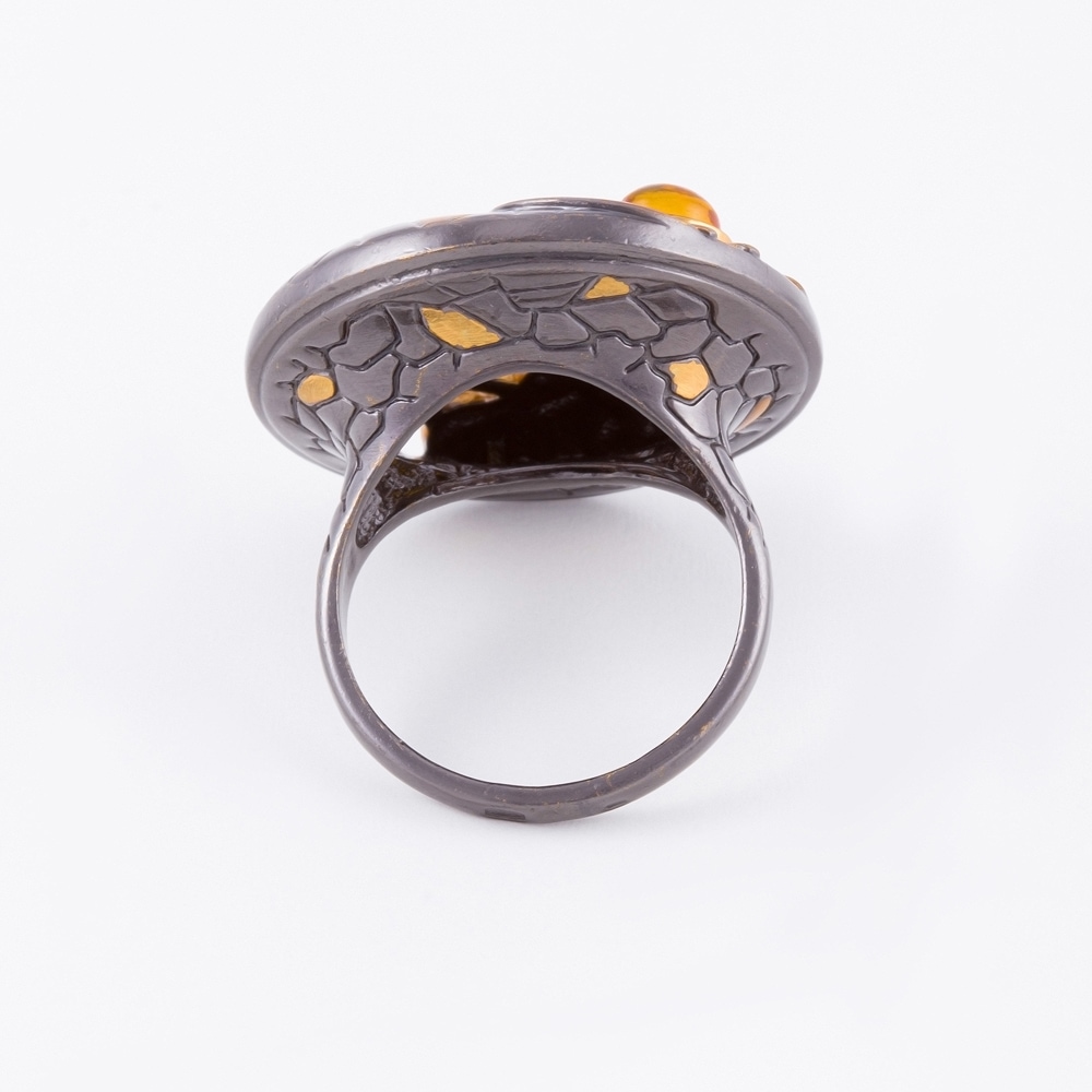 Серебряное кольцо Балтийское золото со вставками из полудрагоценных камней () ЯН71131343, размеры от 17 до 19