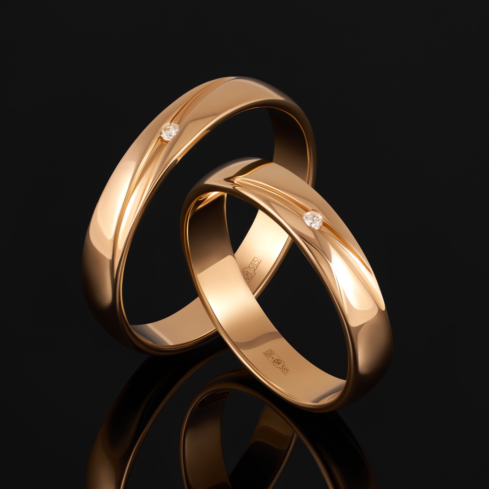 Золотое кольцо обручальное Садко из красного золота 585 пробы со вставками из драгоценных камней (бриллиант) СК0201852, размеры от 15.5 до 19