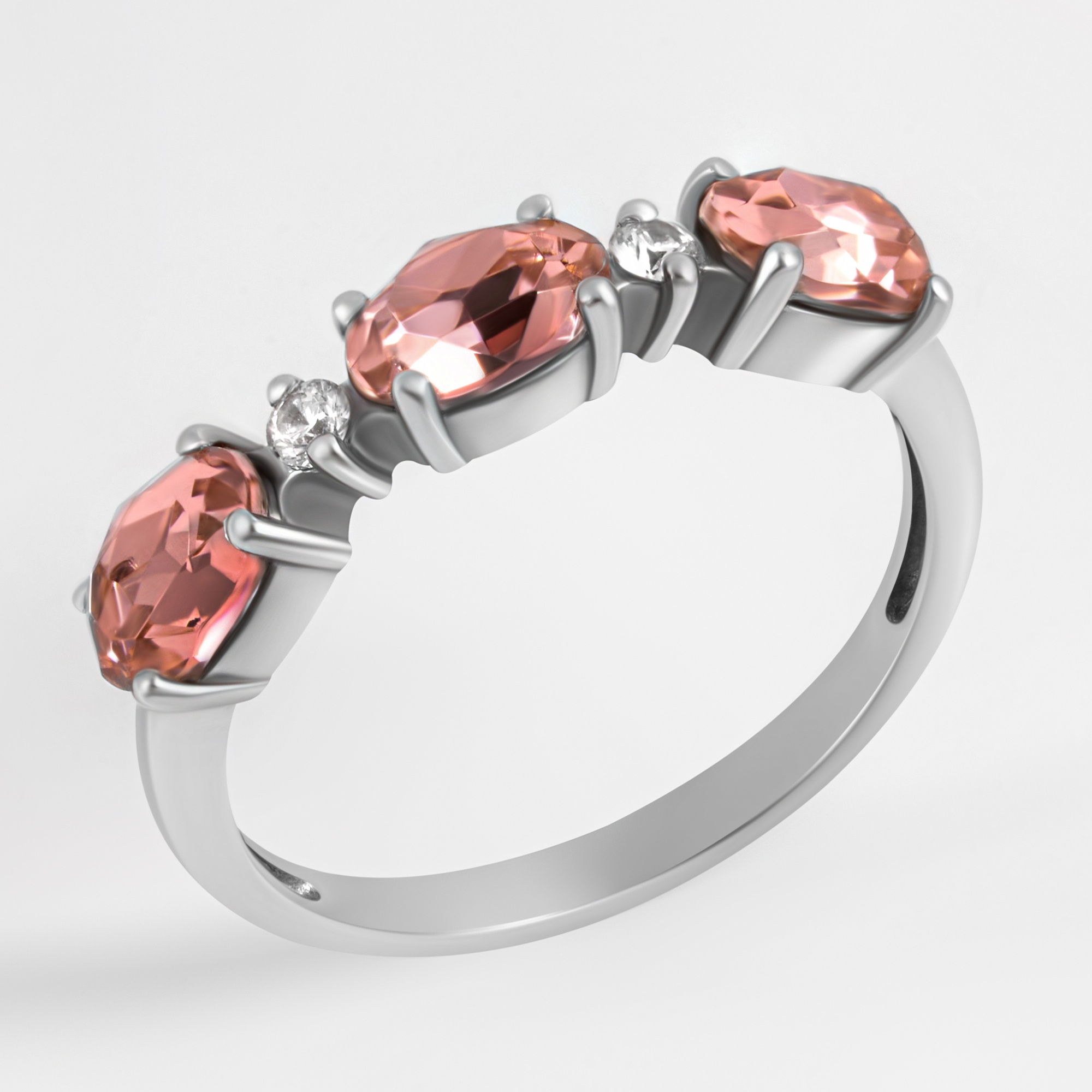 Серебряное кольцо с кристаллами swarovski и фианитами