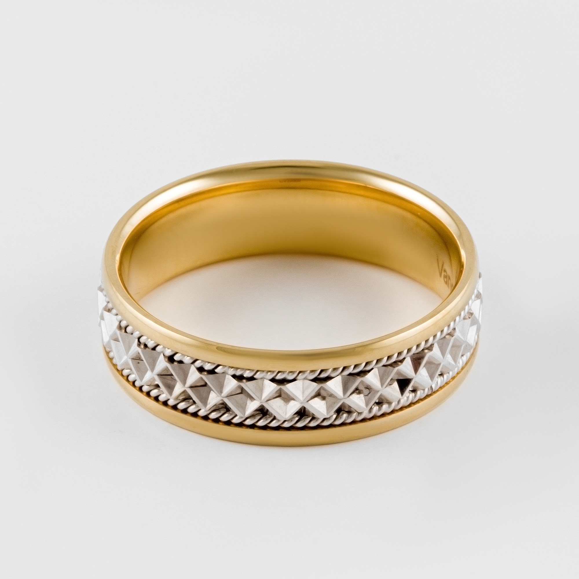 Золотое кольцо обручальное Vangold из красного золота 585 пробы ЛД0217500100224, размеры от 16 до 21