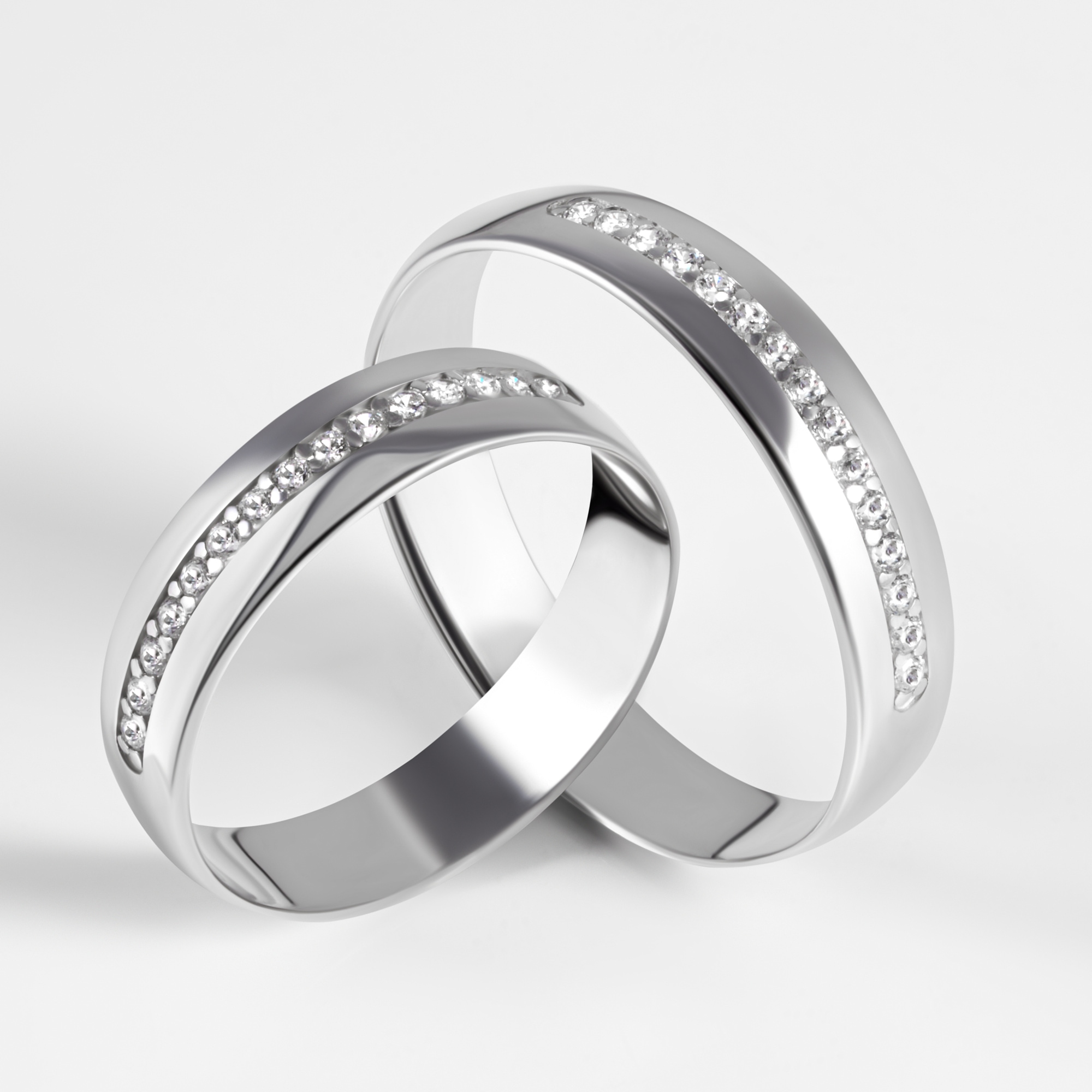 Серебряное кольцо обручальное с фианитами