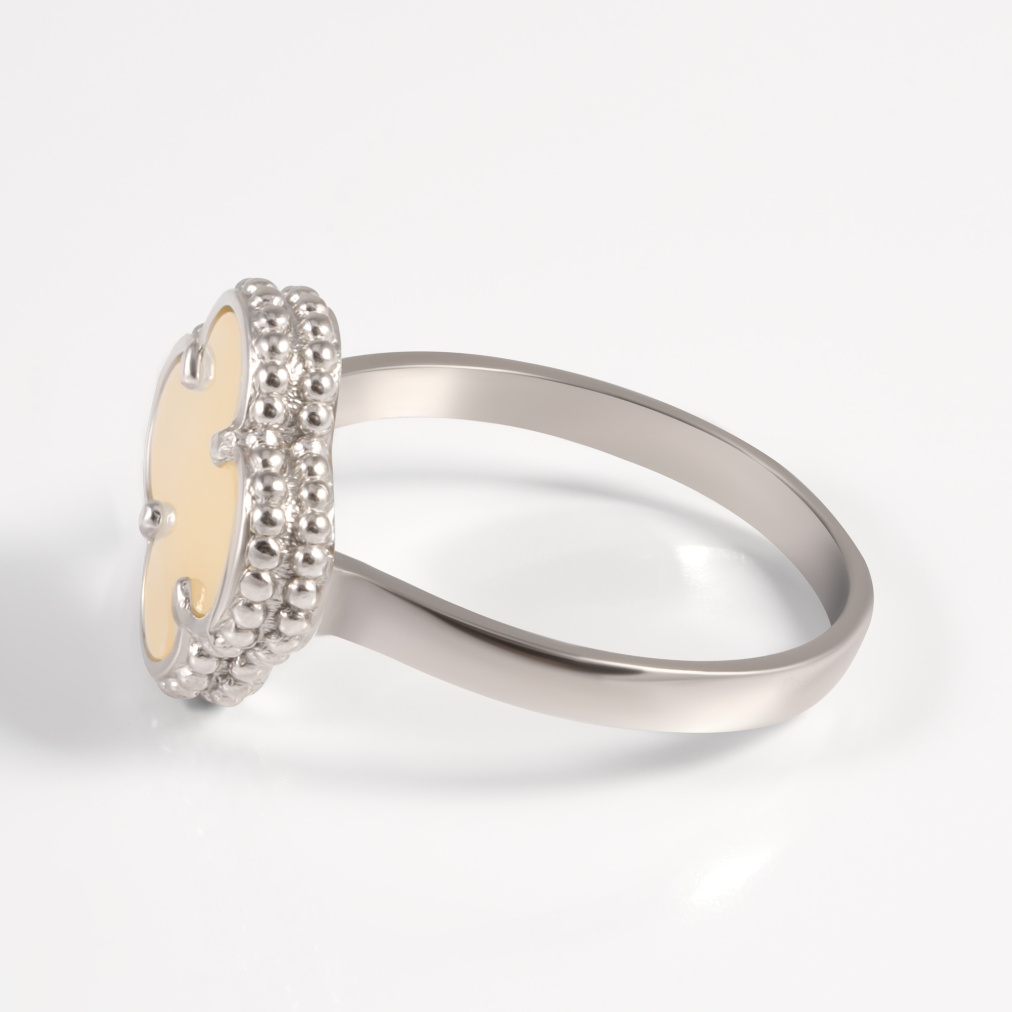 Серебряное кольцо Liberty  из серебра 925 пробы со вставками из полудрагоценных камней (перламутр) РЫ10002532, размеры от 16 до 18.5