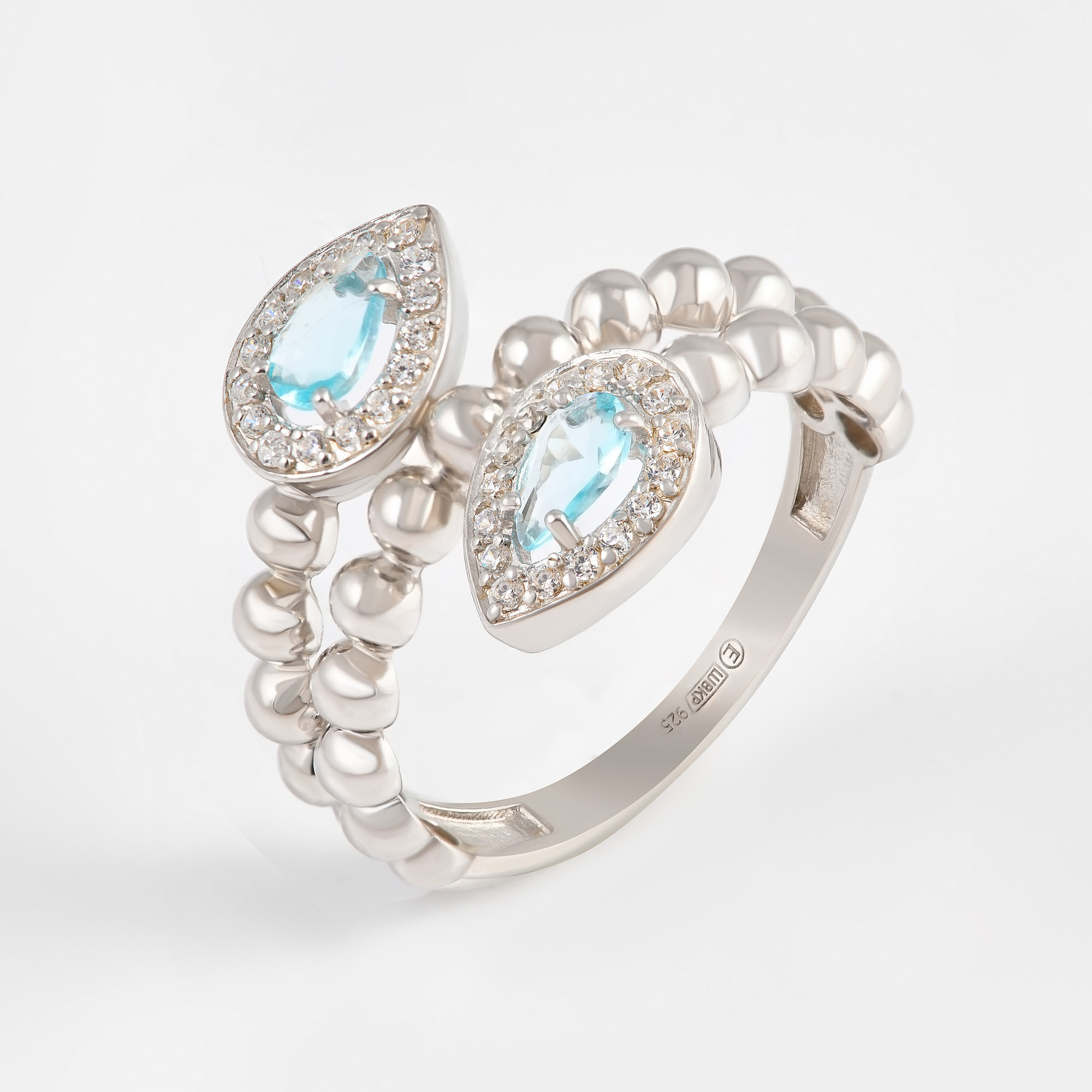 Серебряное кольцо с кристаллами и фианитами