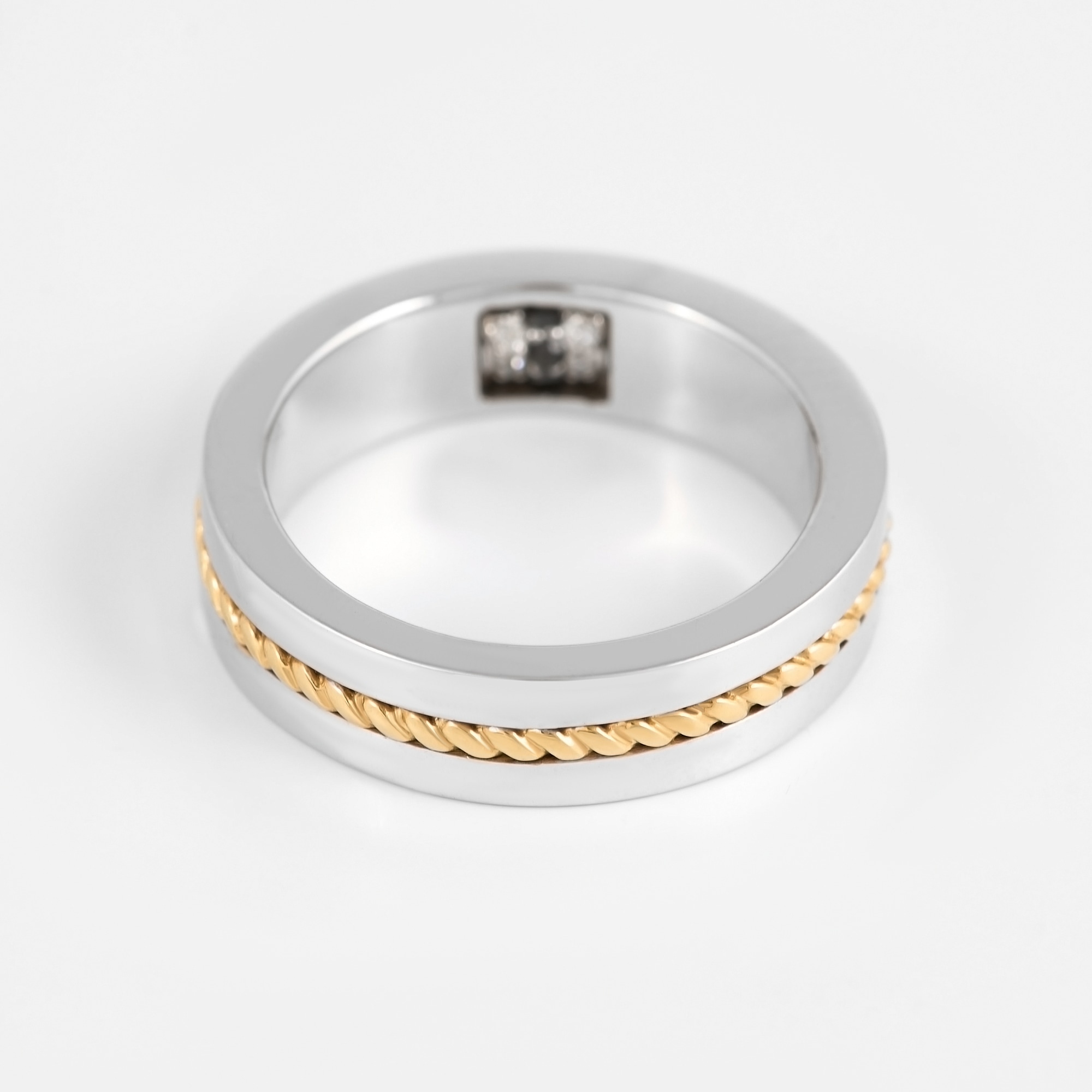 Золотое кольцо обручальное Kota osta из красного золота 585 пробы со вставками из драгоценных камней (бриллиант) КАКО-ОКБ212ГЖ15, размеры от 16 до 19.5