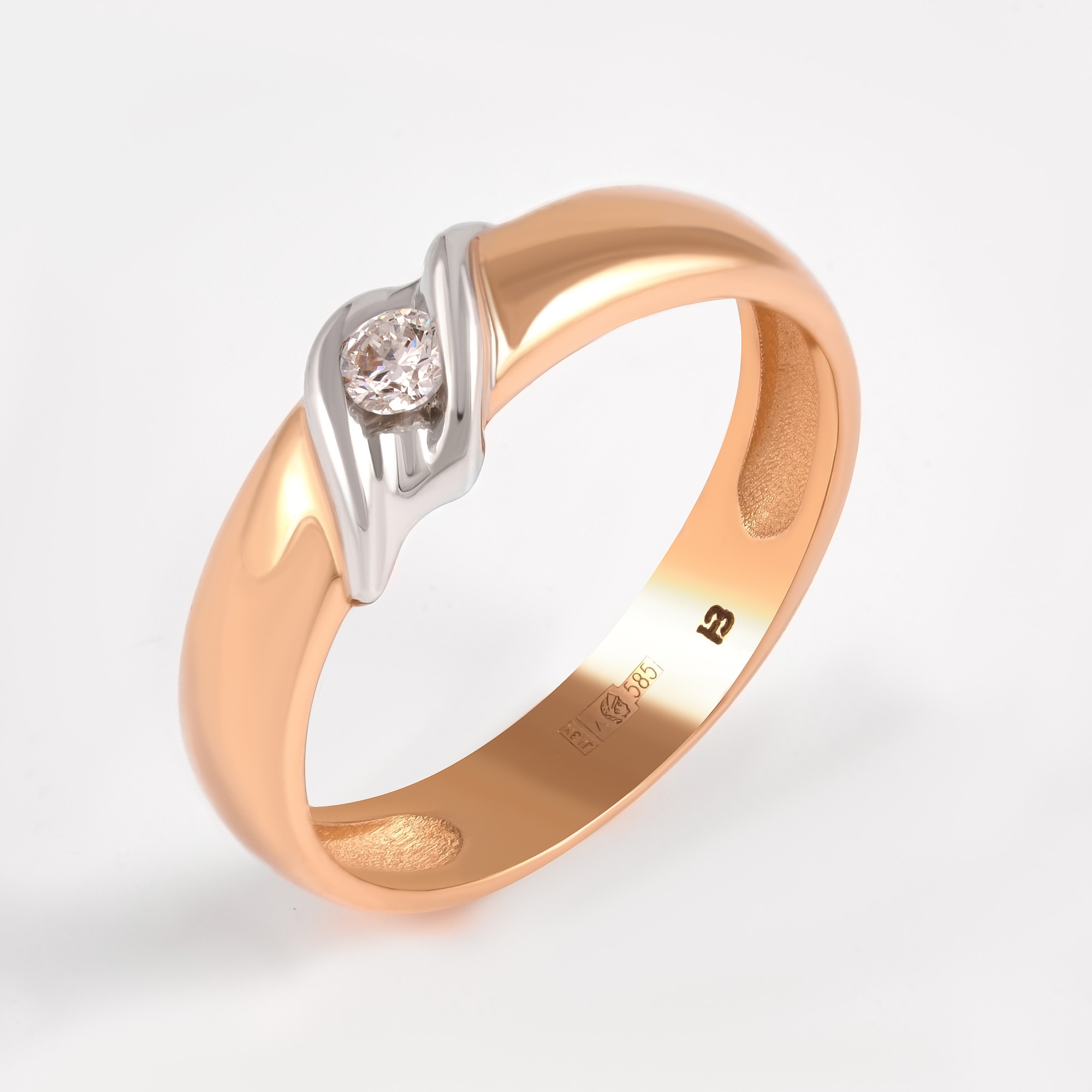 Золотое кольцо Грант из красного золота 585 пробы со вставками из драгоценных камней (бриллиант) ГР0101429