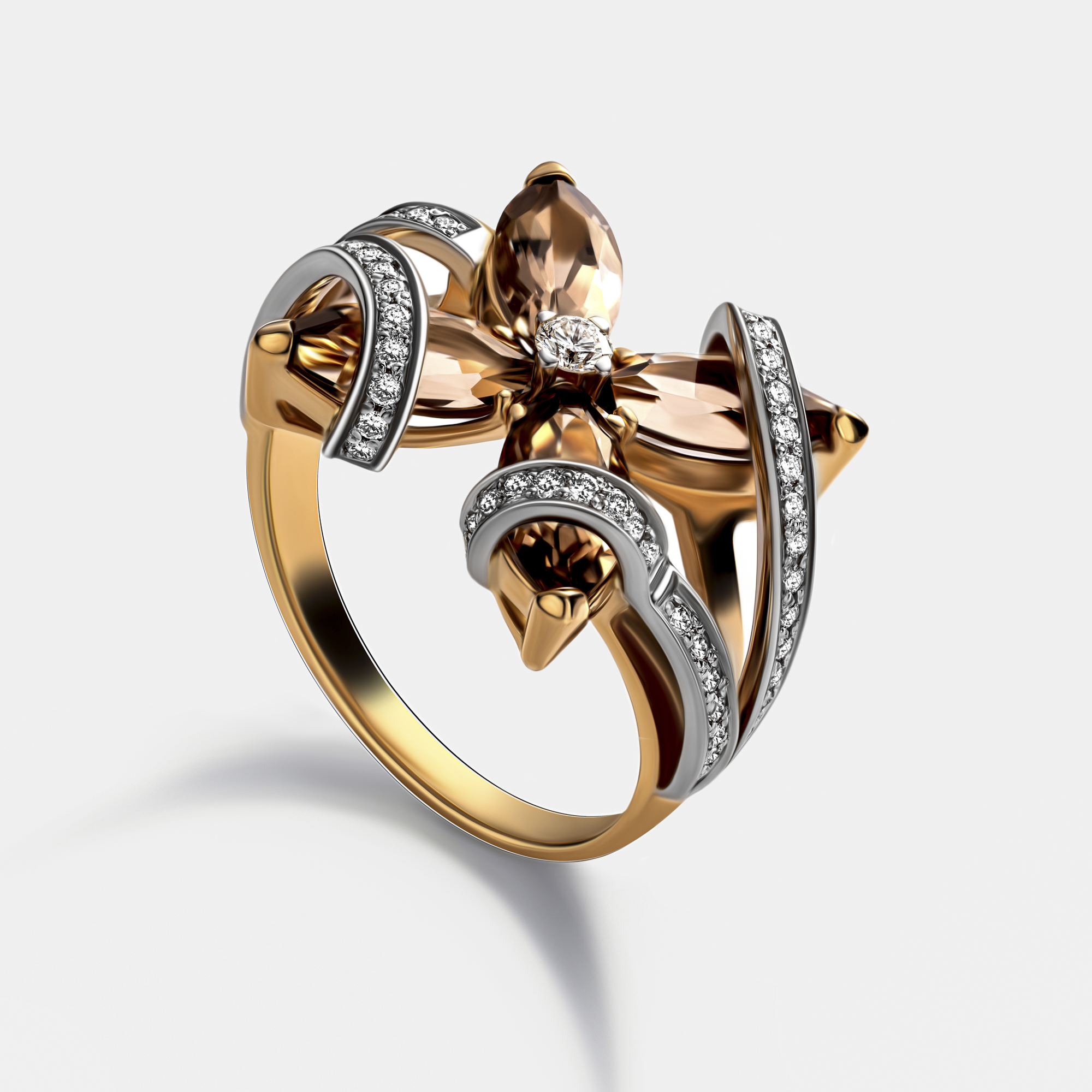 Кольцо из желтого золота с бриллиантами и раухтопазами