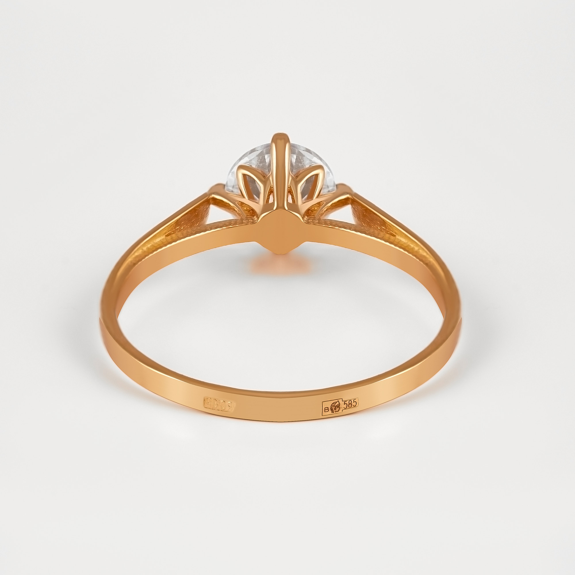 Золотое кольцо Рыбин  из красного золота 585 пробы  со вставками (фианит) РЫ1773441, размеры от 15 до 21