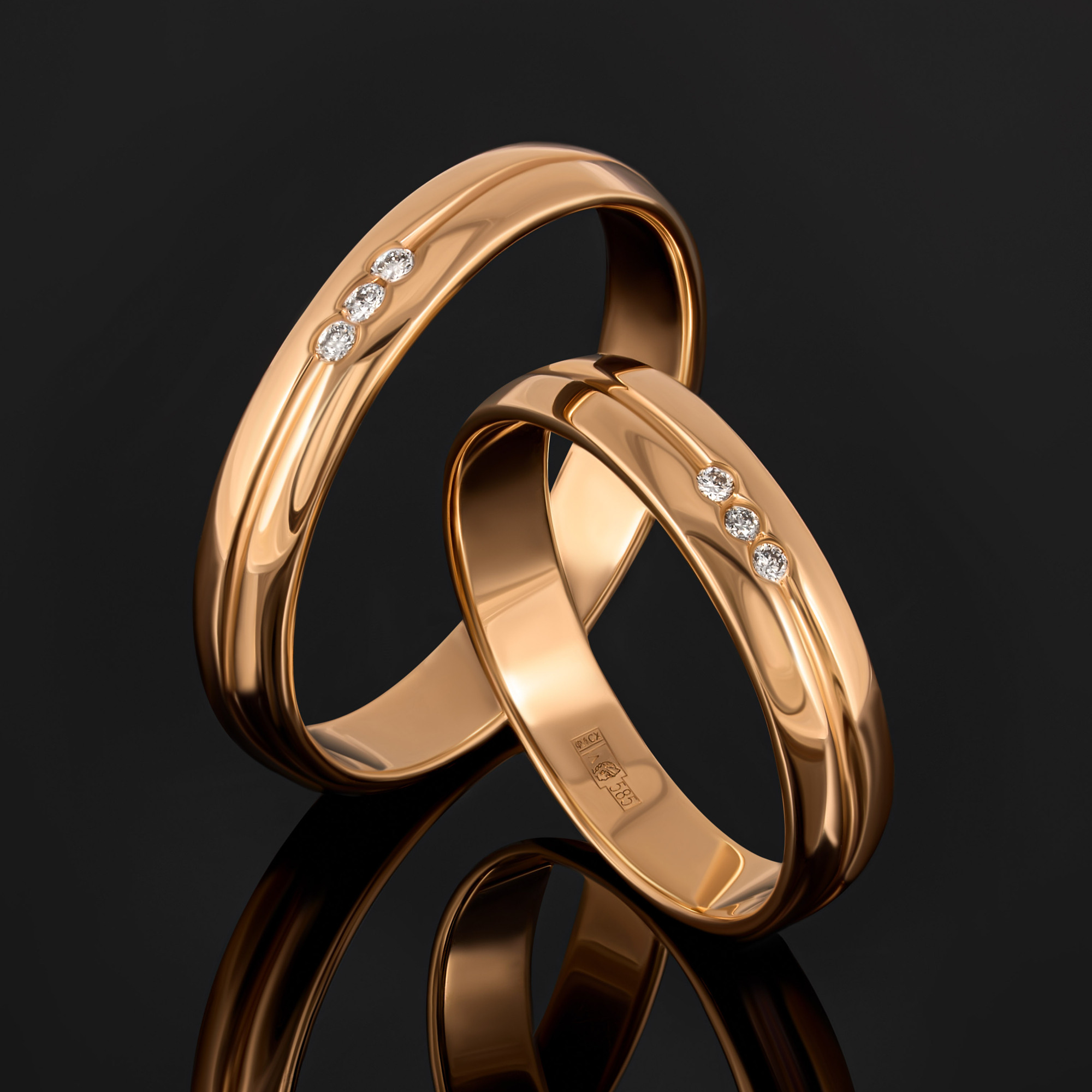 Золотое кольцо обручальное Садко из красного золота 585 пробы со вставками из драгоценных камней (бриллиант) СК0201864, размеры от 15.5 до 19