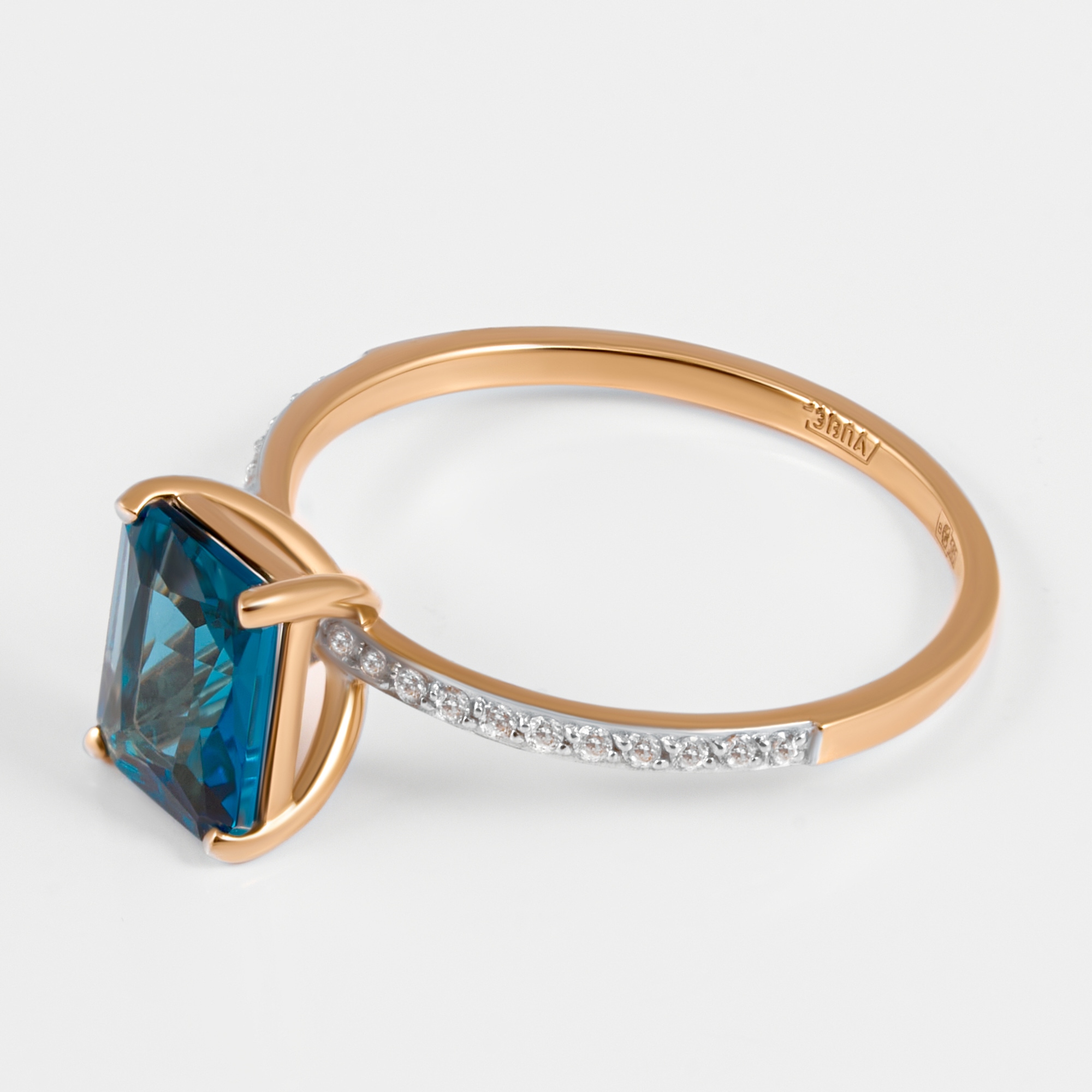 Золотое кольцо Мастер бриллиант из красного золота 585 пробы МБ0134191101011