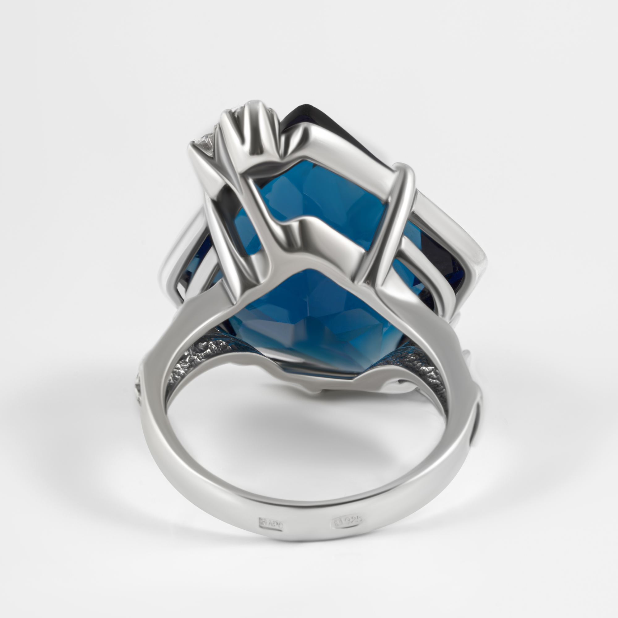 Серебряное кольцо Вега ВЕ3060квт