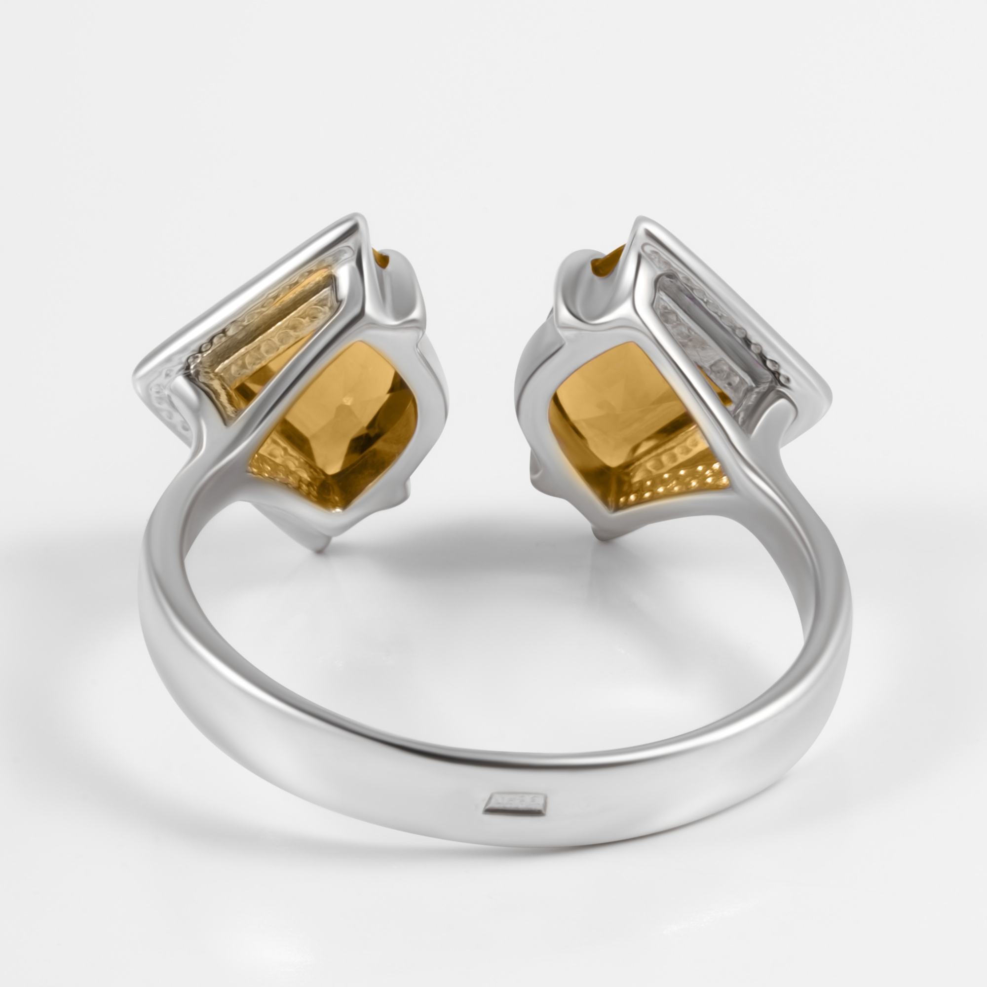 Серебряное кольцо Инталия ИТ104400-007-0019