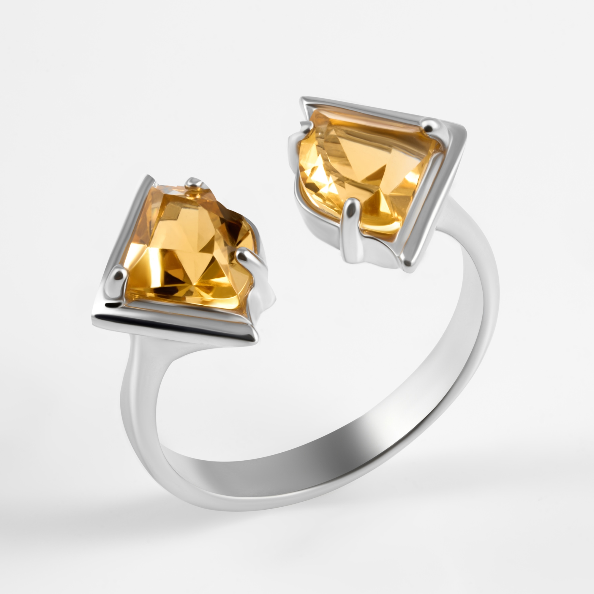 Серебряное кольцо Инталия ИТ104400-007-0019