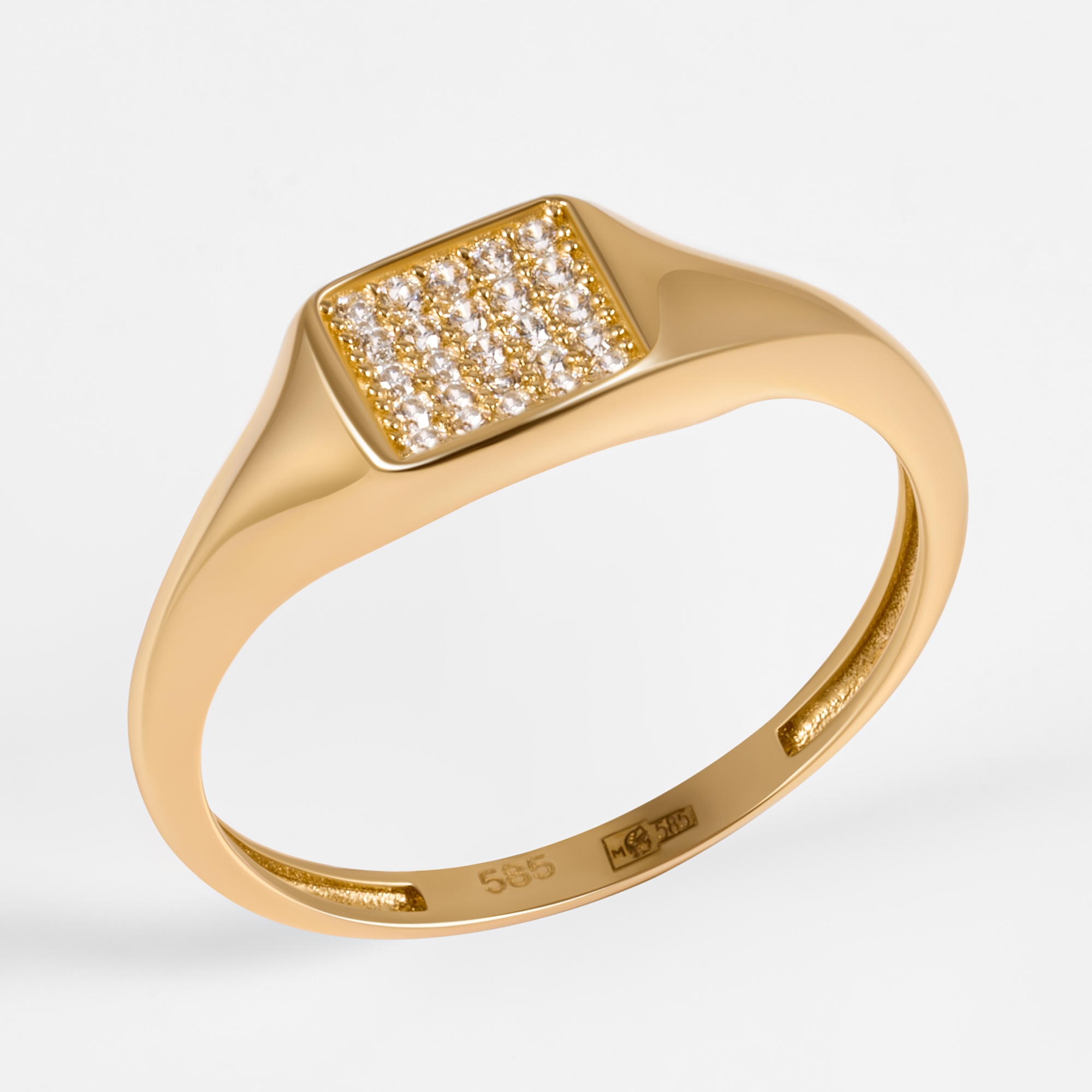 Золотое кольцо с фианитами