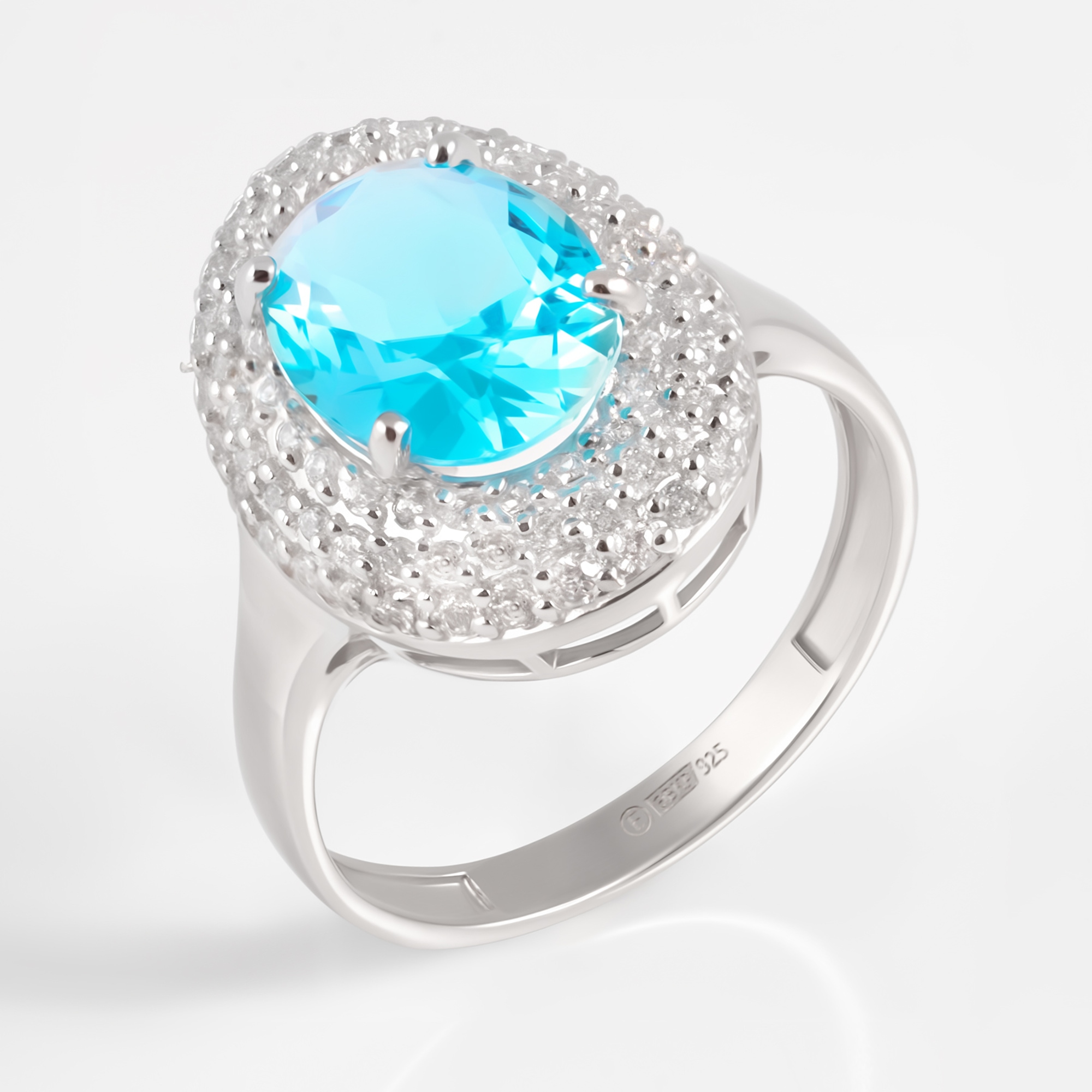 Серебряное кольцо с кристаллом и фианитами