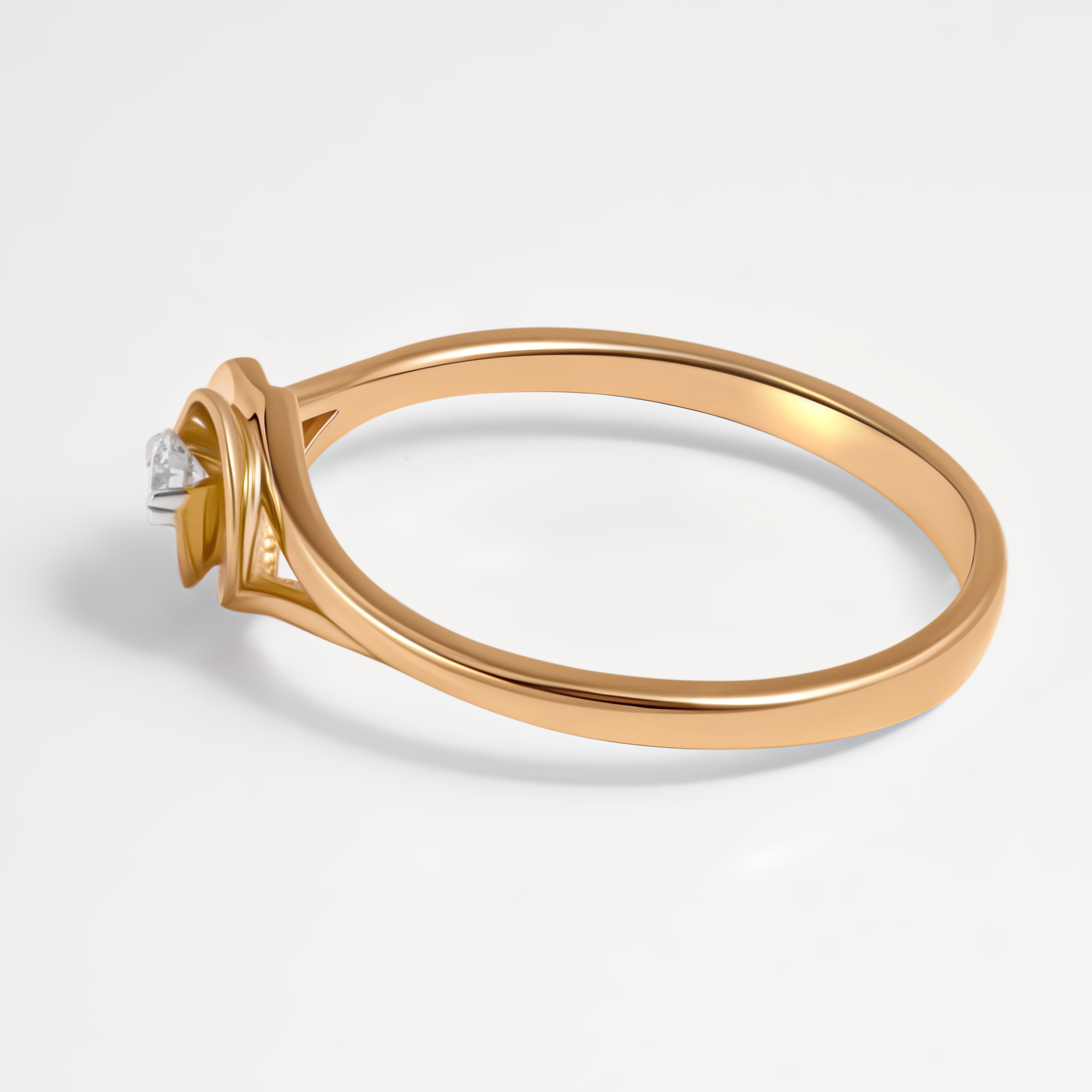 Золотое кольцо Клондайк из красного золота 585 пробы со вставками из драгоценных камней (бриллиант) ЛХ01-00963-01-001-01-01, размеры от 15.5 до 15.5