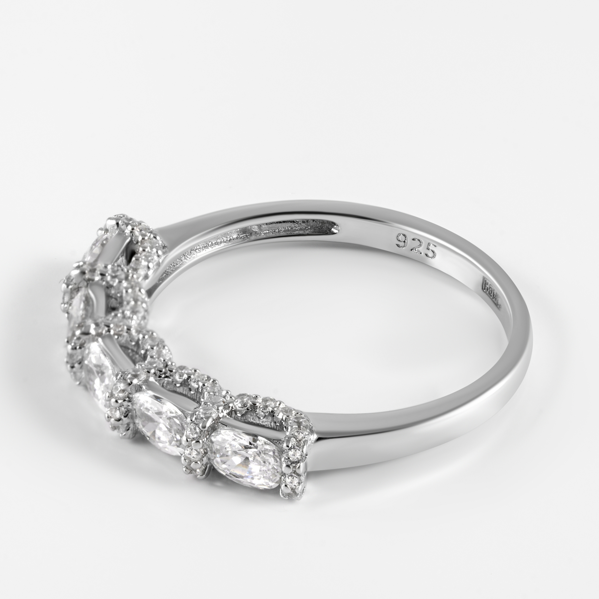 Серебряное кольцо Адамант АД4А0370Ф1
