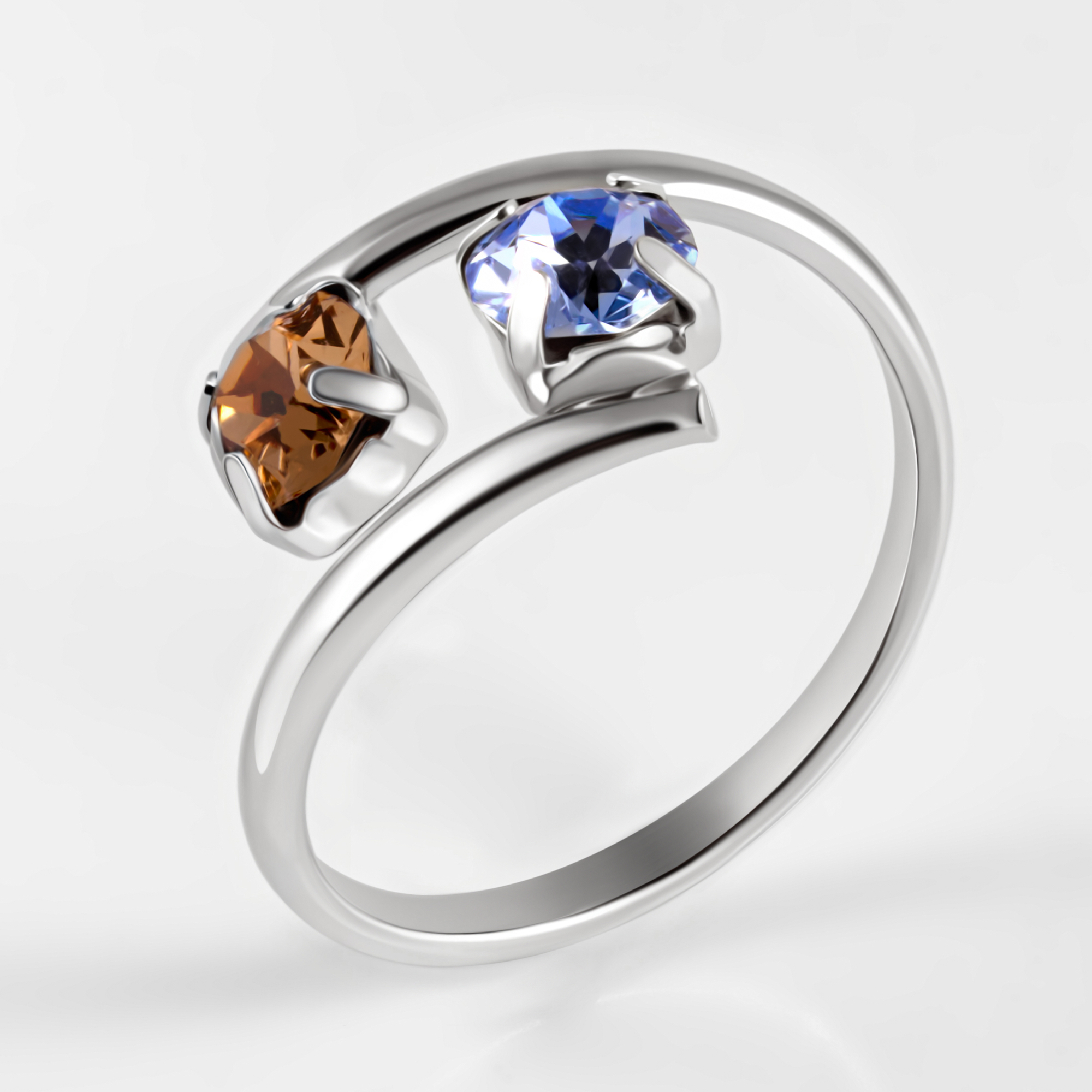 Серебряное кольцо с кристаллами swarovski