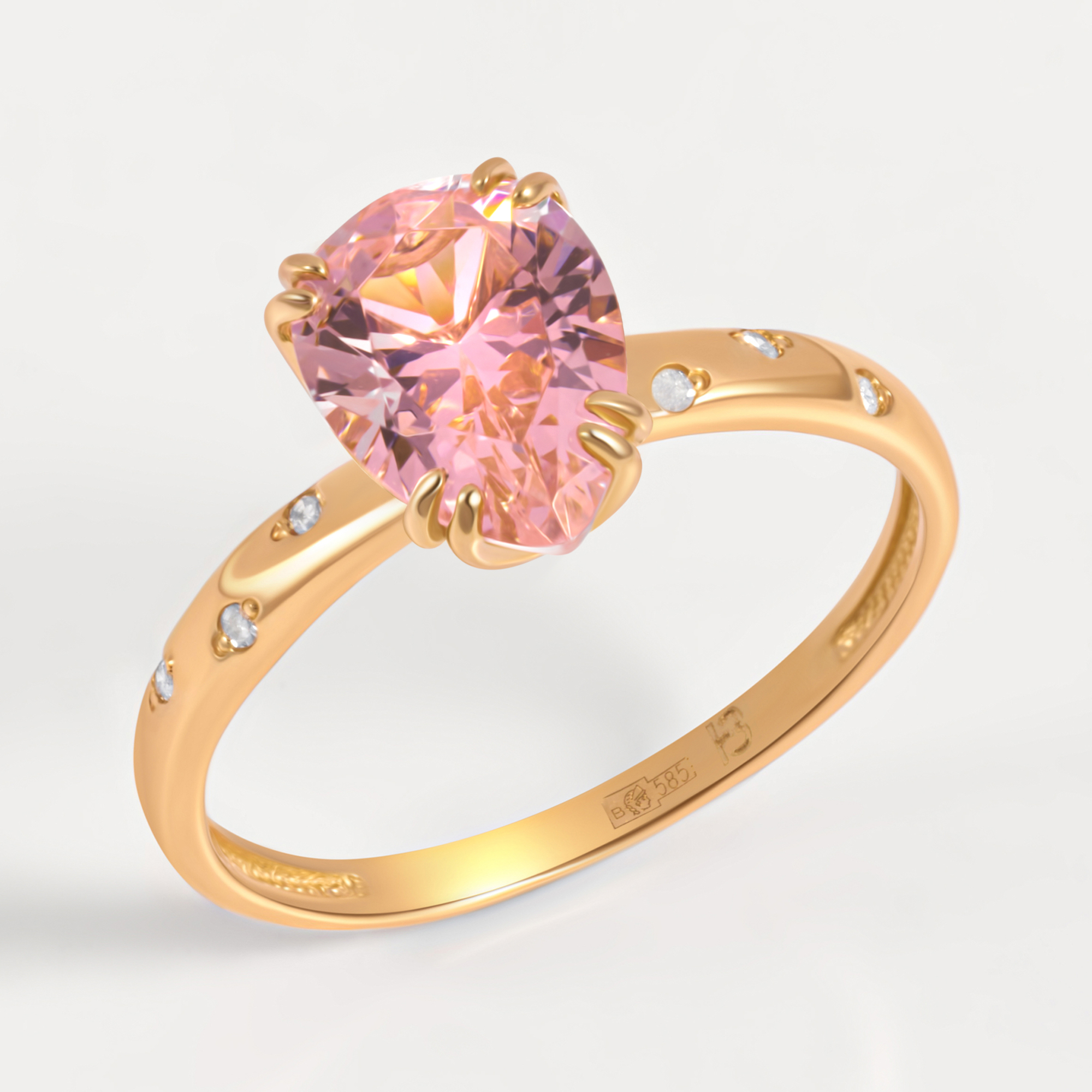 Золотое кольцо с ситалом и бриллиантами