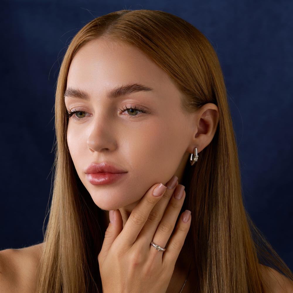 Серебряное кольцо  Д310-72-00313-312