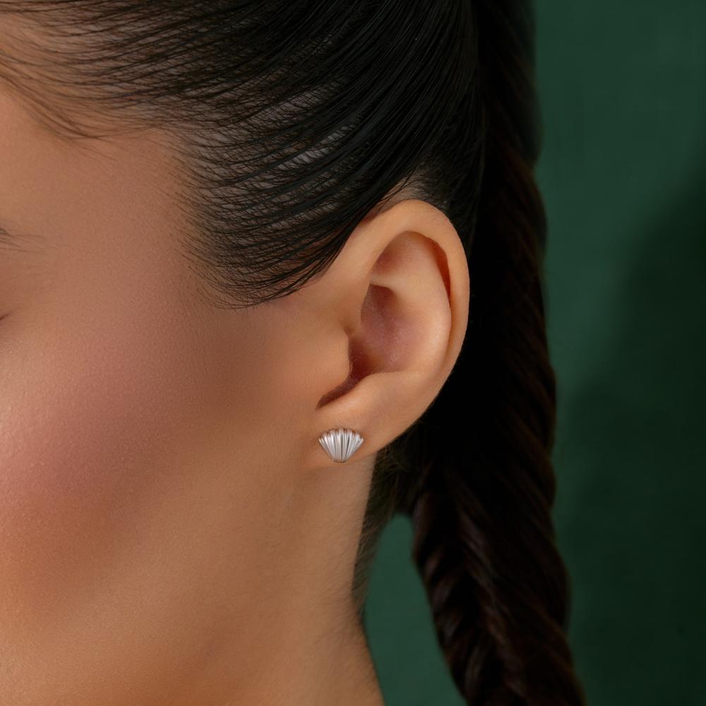 Серебряные серьги гвоздики  ДИ94-122-00008-1