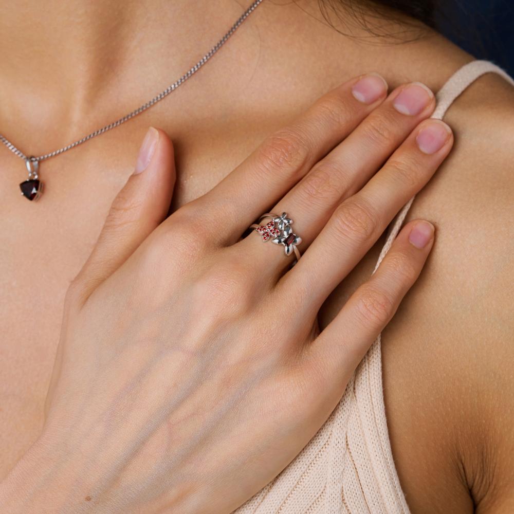 Серебряное кольцо Инталия ИТ108390-901-0019