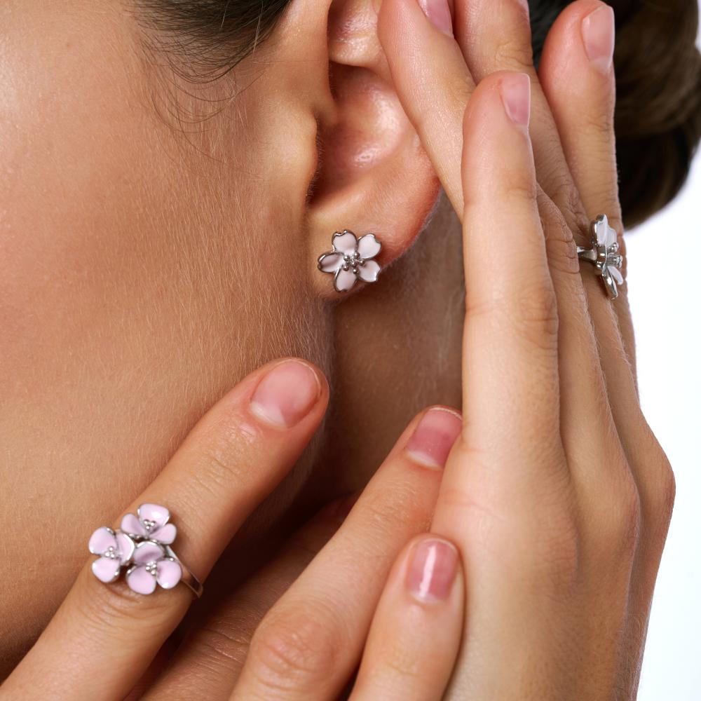 Серебряные серьги гвоздики  ДИ94027276