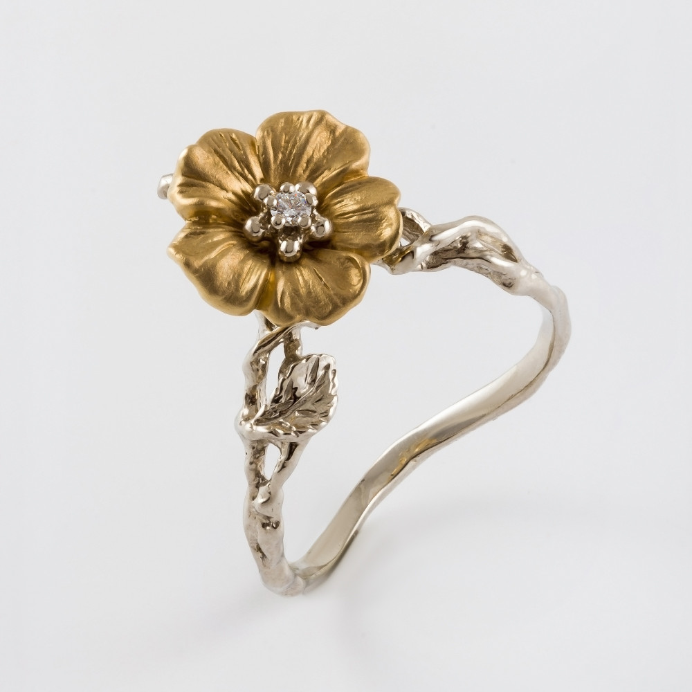 Золотое кольцо Адриа из белого и желтого золота 585 пробы со вставками из драгоценных камней (бриллиант) ИА11080, размеры от 15.5 до 18