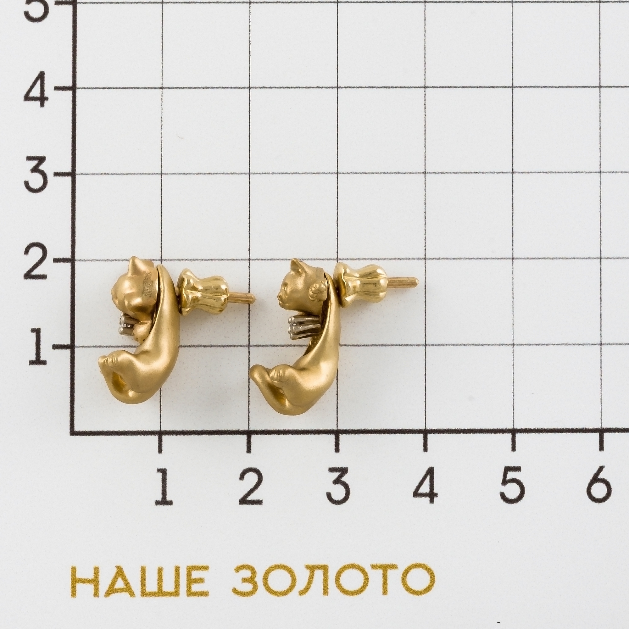 Золотые серьги гвоздики Адриа из белого золота 585 пробы и из желтого золота 585 пробы со вставками из драгоценных камней (бриллиант) ИА20520